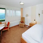 Hotel Haus Maria Lindenberg
