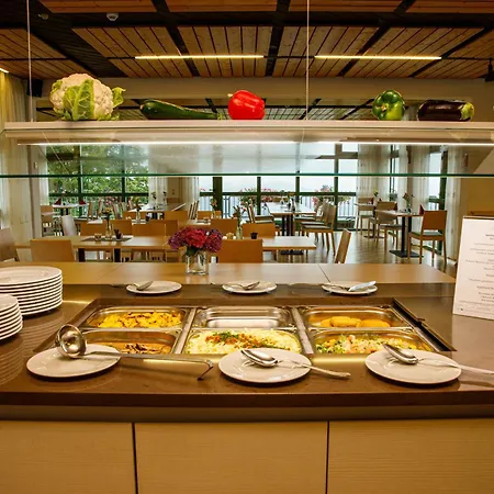 Hotel Haus Maria Lindenberg