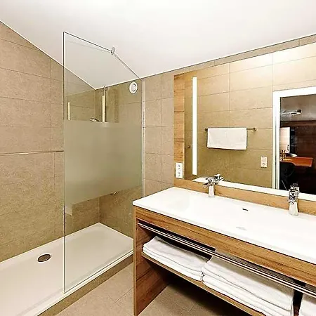 Hotel Haus Maria Lindenberg 2*