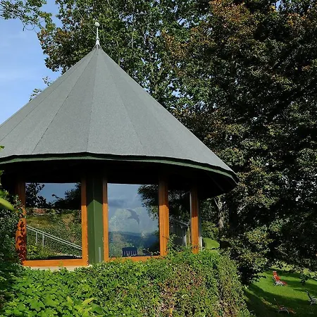 Hotel Haus Maria Lindenberg