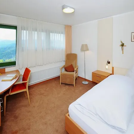 Hotel Haus Maria Lindenberg