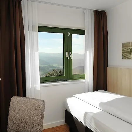 Hotel Haus Maria Lindenberg