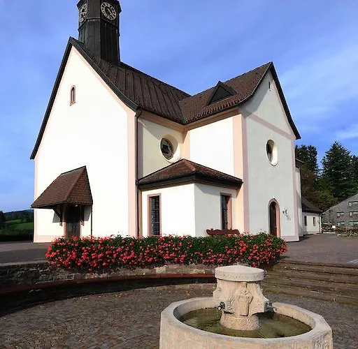 Hotel Haus Maria Lindenberg 2*